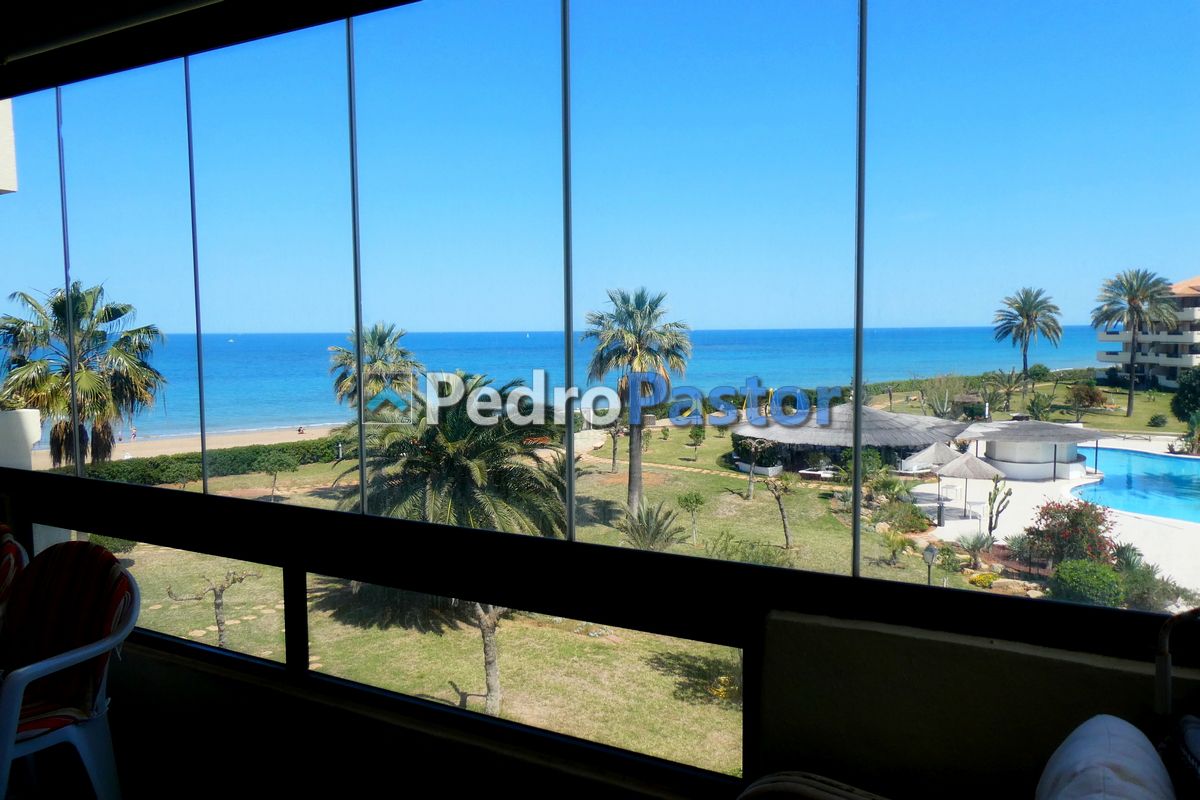 Beachfront apartment, urbanization Playa Grande